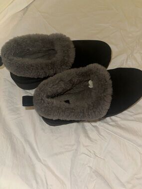 platform uggs black and grey faux fur boots